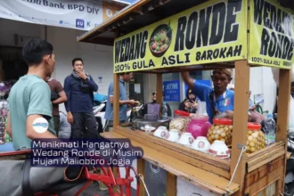 hangatnya wedang ronde malioboro jogja