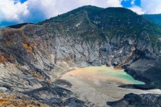 tangkuban perahu