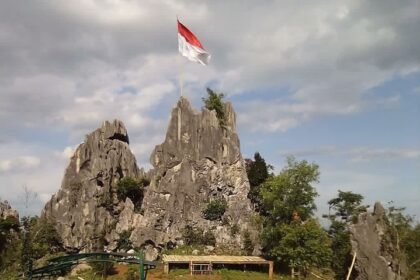 wisata batu runcing