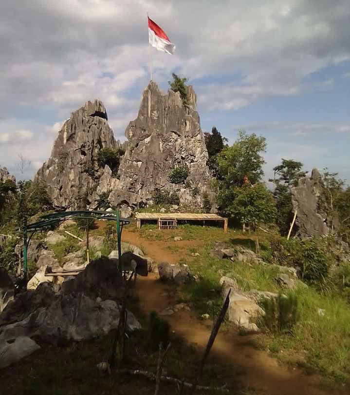 wisata batu runcing