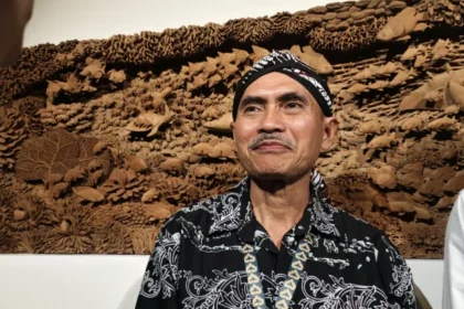 Maestro Seni Ukir Jepara, Suhartono