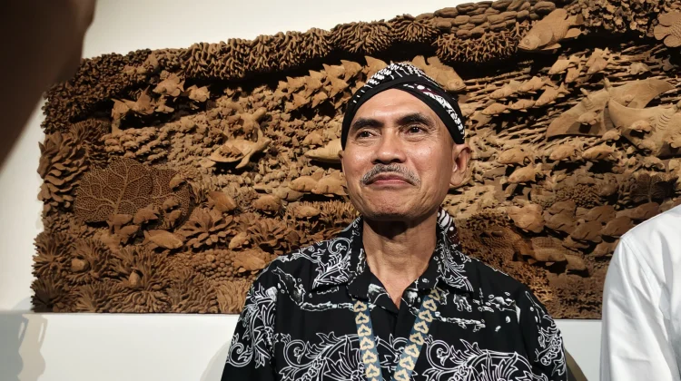 Maestro Seni Ukir Jepara, Suhartono