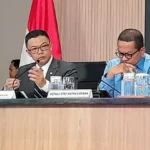 Menteri Luar Negeri Sugiono (kiri) dan Kepala Kantor Staf Presiden (KSP) Muhammad Qodari (kanan) saat memberikan keterangan pers di Gedung Bina Graha, Kompleks Istana Kepresidenan