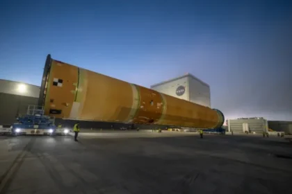 Potret empat per lima bagian atas tahap inti SLS (Space Launch System) yang akan meluncurkan misi berawak Artemis kedua dalam rangka misi Artemis III