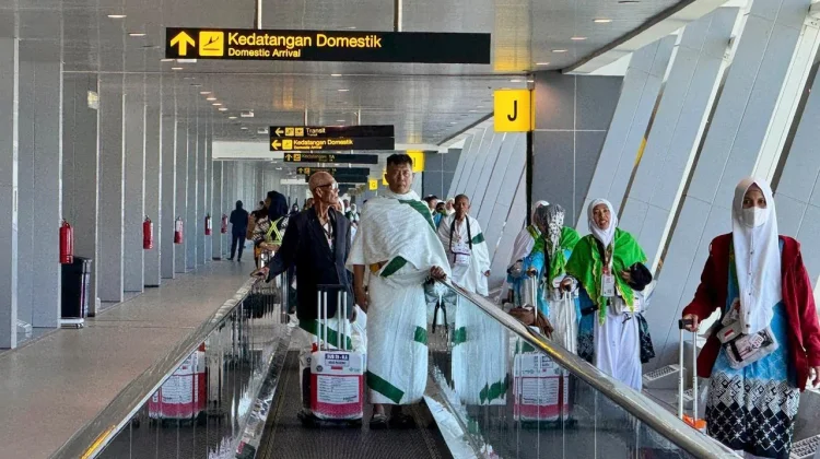 Bandara Internasional Juanda mulai memberangkatkan jemaah haji gelombang kedua,