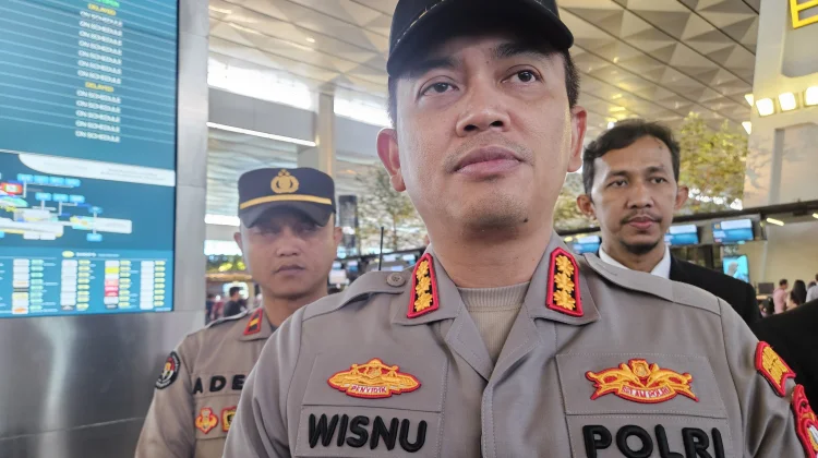 Kapolresta Bandara Soekarno-Hatta, Kombes Pol Wisnu Wardanaenhawab awak media terkait DPO judi online