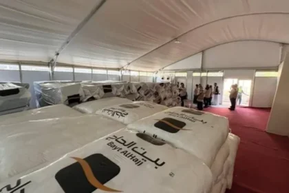 Kasur dan fasilitas baru disiapkan di tenda Armuzna demi meningkatkan kenyamanan jemaah haji saat puncak ibadah di Arafah dan Mina
