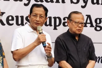 Menteri Agama Nasaruddin Umar dan Uskup KAJ, Mgr. Ignatius Suharyo saat ditemui wartawan dalam konferensi pers 'Syukur 219 Tahun Keuskupan Agung Jakarta', Gereja Katedral Jakarta
