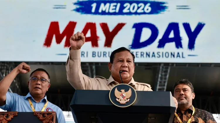 Presiden Prabowo Subianto saat menyampaikan pidato dalam puncak peringatan Hari Buruh Internasional di Monas,