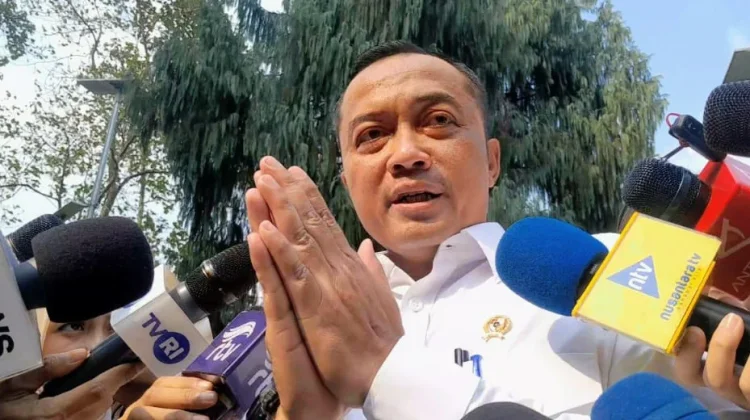menteri sekretaris negara, prasetyo hadi saat tiba di padepokan garuda yaksa